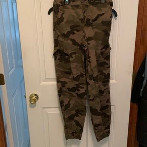 Women petite small camo cargo pants
